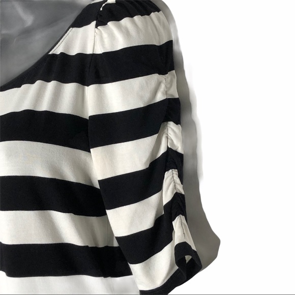 WHITE HOUSE BLACK MARKET striped keyhole top | S - Picture 3 of 7